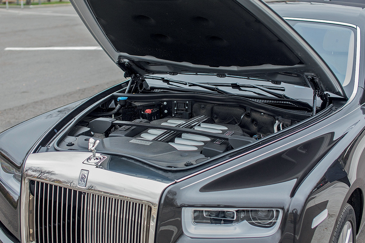 Тест-драйв Rolls-Royce Phantom VIII. Не состарится и через сто лет!