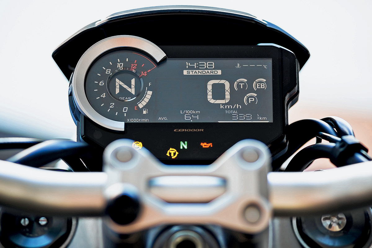 Правильные кубики: опыт эксплуатации Honda CB1000R Neo Sports Cafe