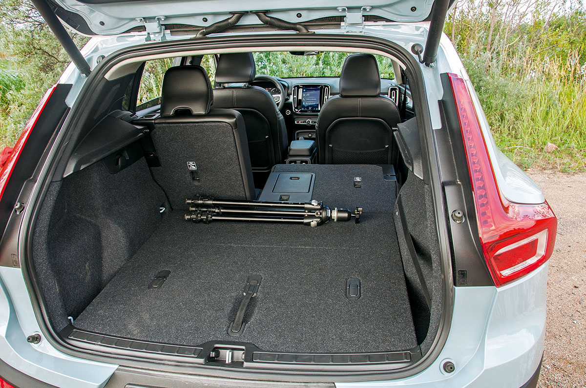 багажник Volvo XC40