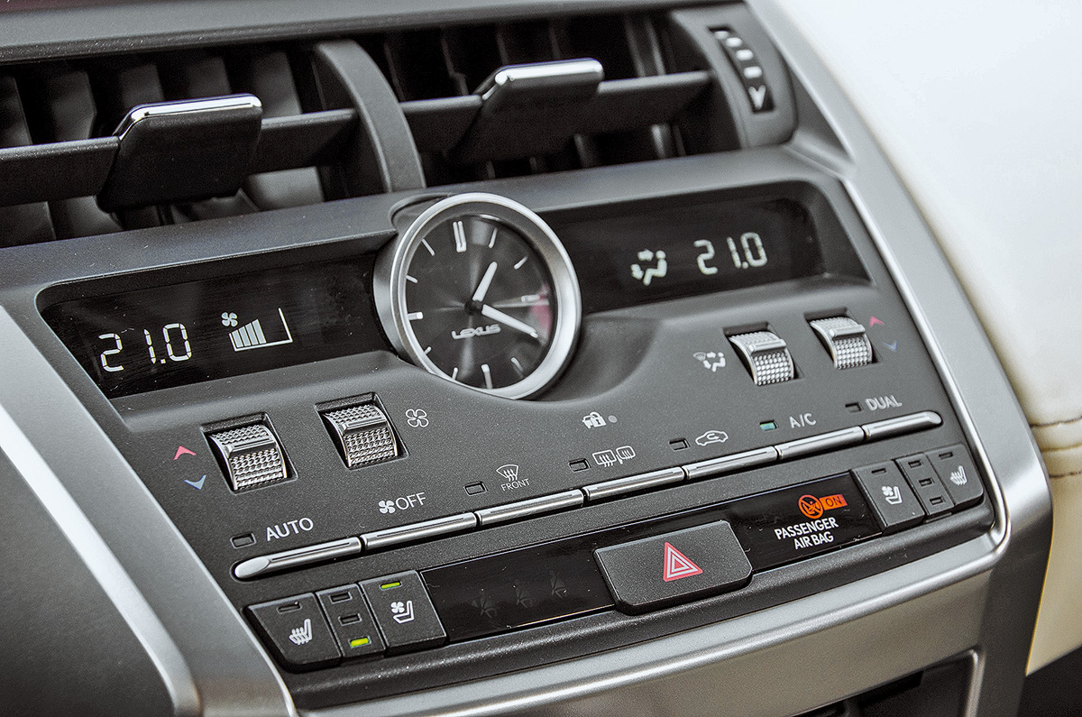 Тест-драйв Lexus NX 300: рестайлинг и омотенаши