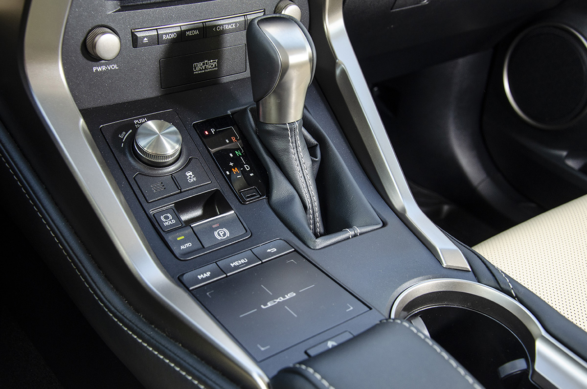 Тест-драйв Lexus NX 300: рестайлинг и омотенаши