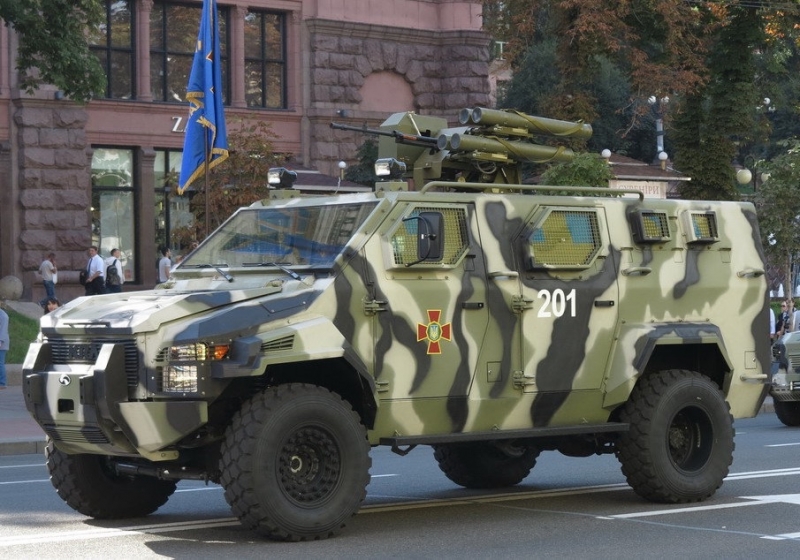 «Спартан»: канадский броневик для армии Украины