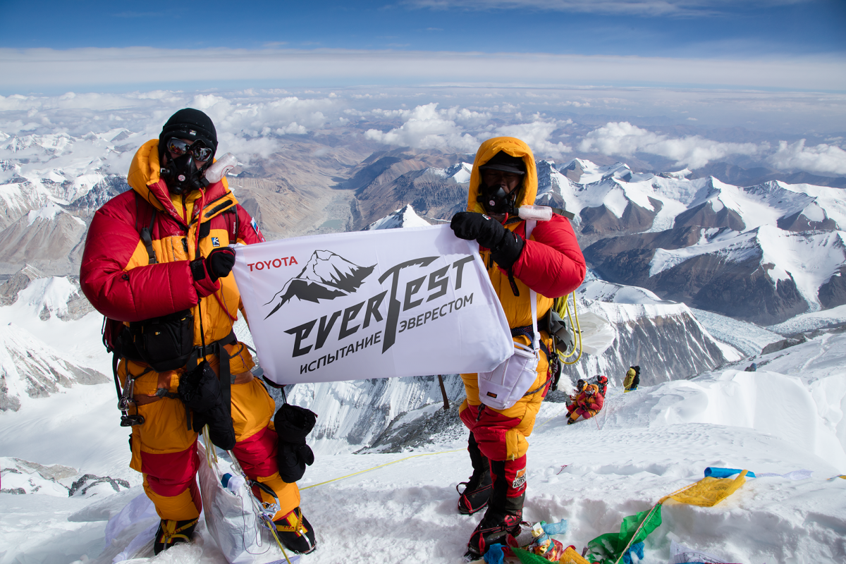 Испытание Эверестом: финал экспедиции Toyota
