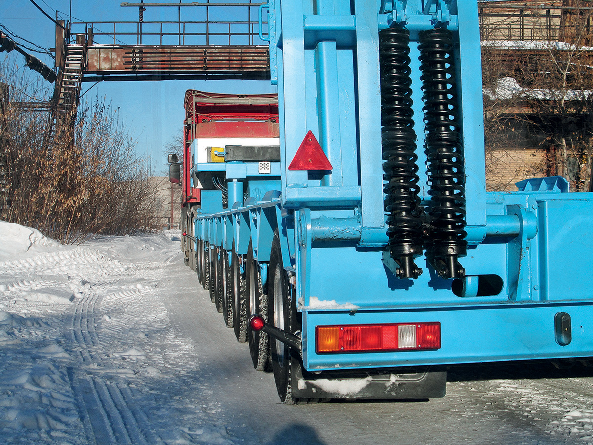 «Сороконожка»: полуприцеп 100-тонник из Челябинска