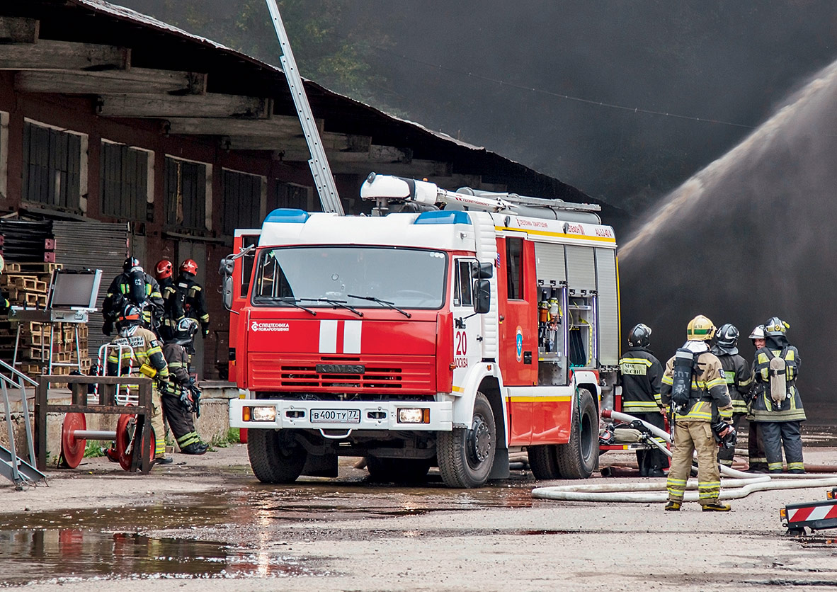Против огненной лавины: пожарные автомобили