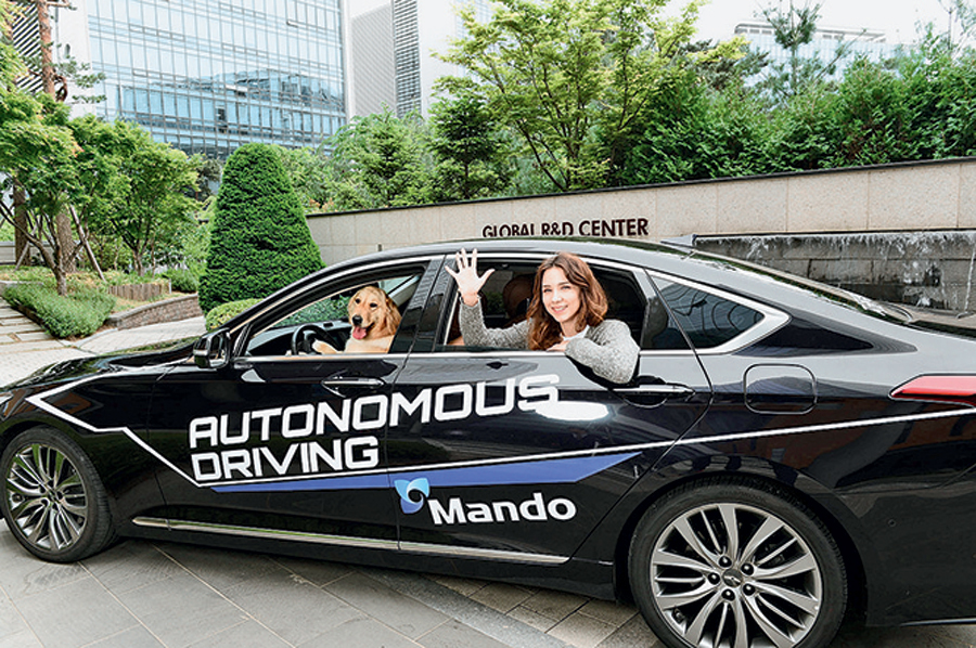 Вперед, автопилот: Mando тестирует «беспилотники»