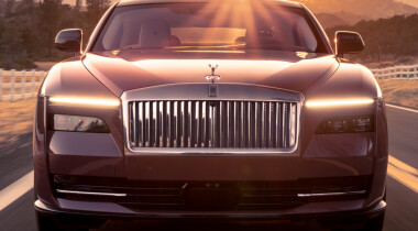 Новый роскошный внедорожник Bentley Bentayga приехал в Россию