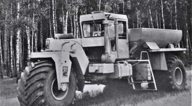 Редкие автомобили из СССР и не только: что показали на выставке «Ретрорейс»