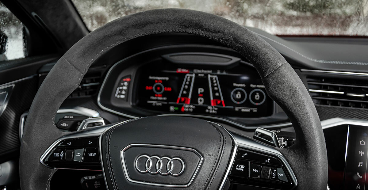 «Сарай» с динамикой суперкара и ценником под 10 млн: мнение трёх водителей об Audi RS6 Avant