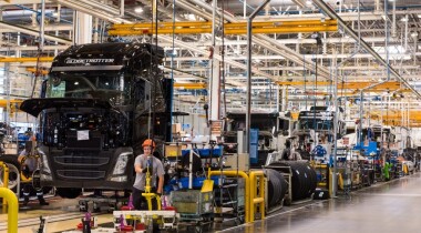 Volvo Trucks обновила электрические грузовики FL и FE