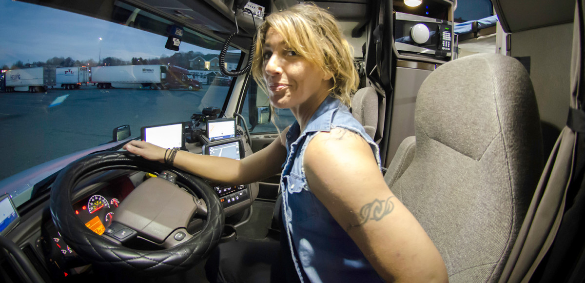 Американские дальнобойщицы: женщины, успешно освоившие профессию водителя грузовика