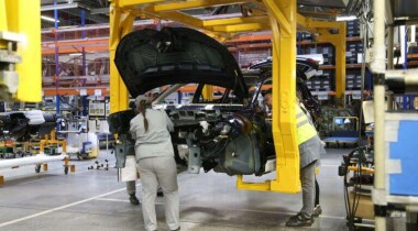 Дилерские центры Toyota в Европе зарастут травой