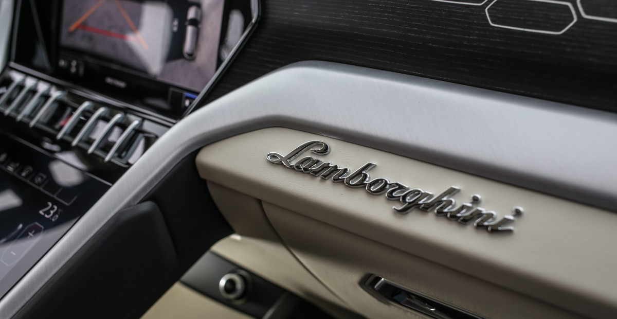 Тест-драйв Lamborghini Urus: плюсы и минусы самого быстрого кроссовера