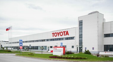 Вместо «Камри»: в России стартовали продажи Toyota Avalon