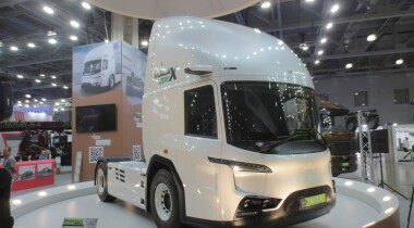 В Петербурге показали новый российский электробус «Сириус»