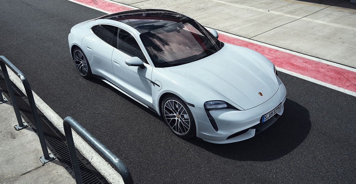 Почему «Тайкан» круче «Теслы»: тест Porsche Taycan Turbo на трассе Moscow Raceway