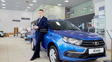 Renault останавливает работу в России