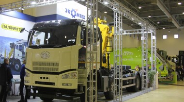 Официально: Volvo Trucks не будет останавливать работу в России