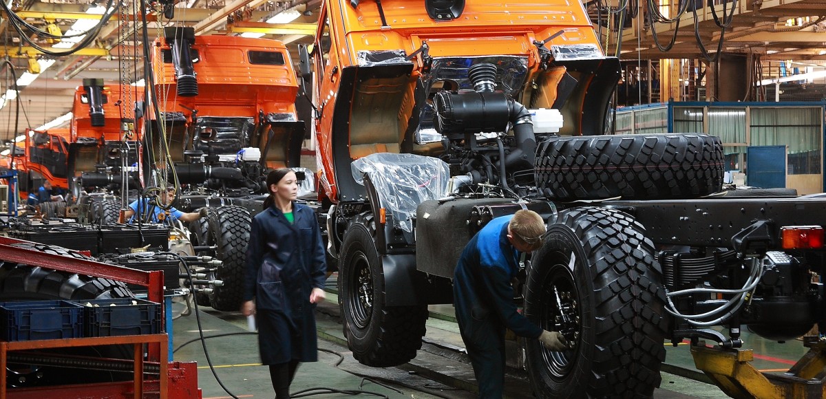 Подножка от Запада: как повлияли санкции на российский автопром