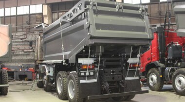 Мурманские коммунальщики получили новую Scania с колесной формулой 8х4