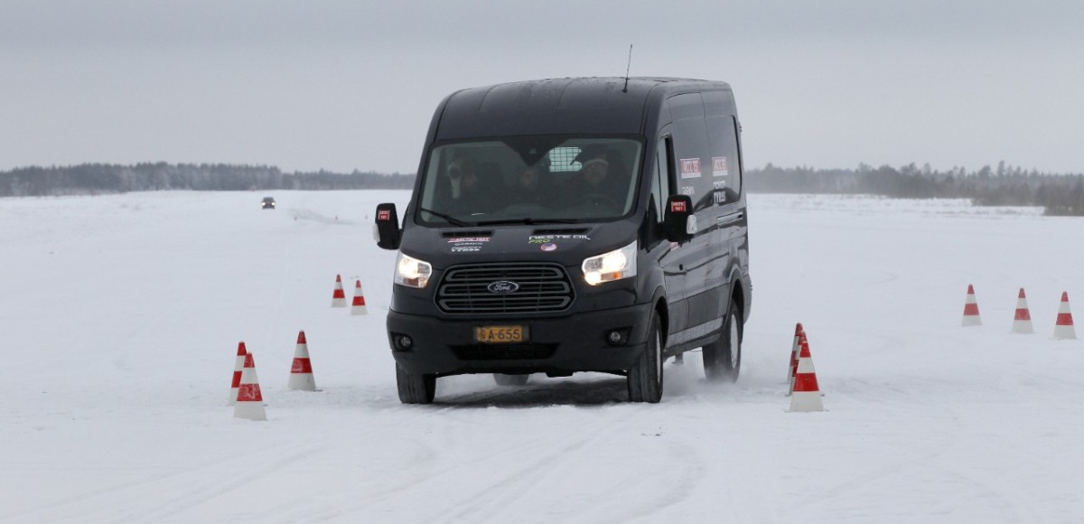 Ford Transit и Ford Transit Connect одержали двойную победу в Арктическом тесте