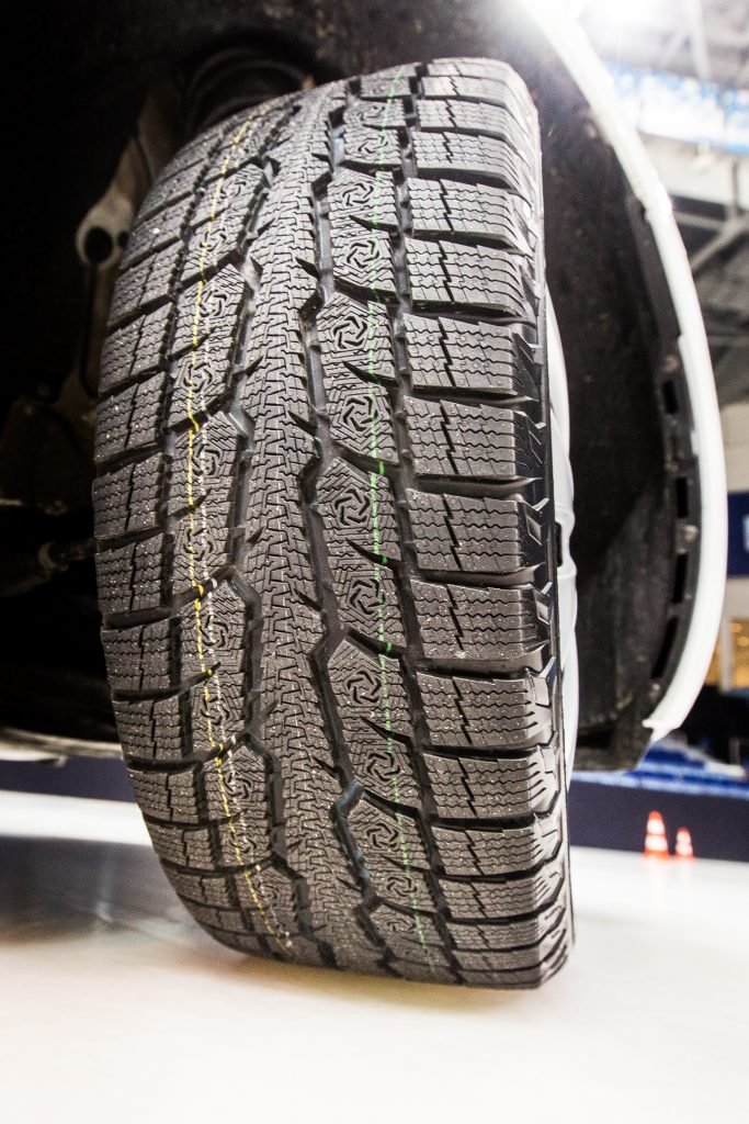 Фрикционные зимние шины Toyo Observe GSi-6: безопасность плюс управляемость