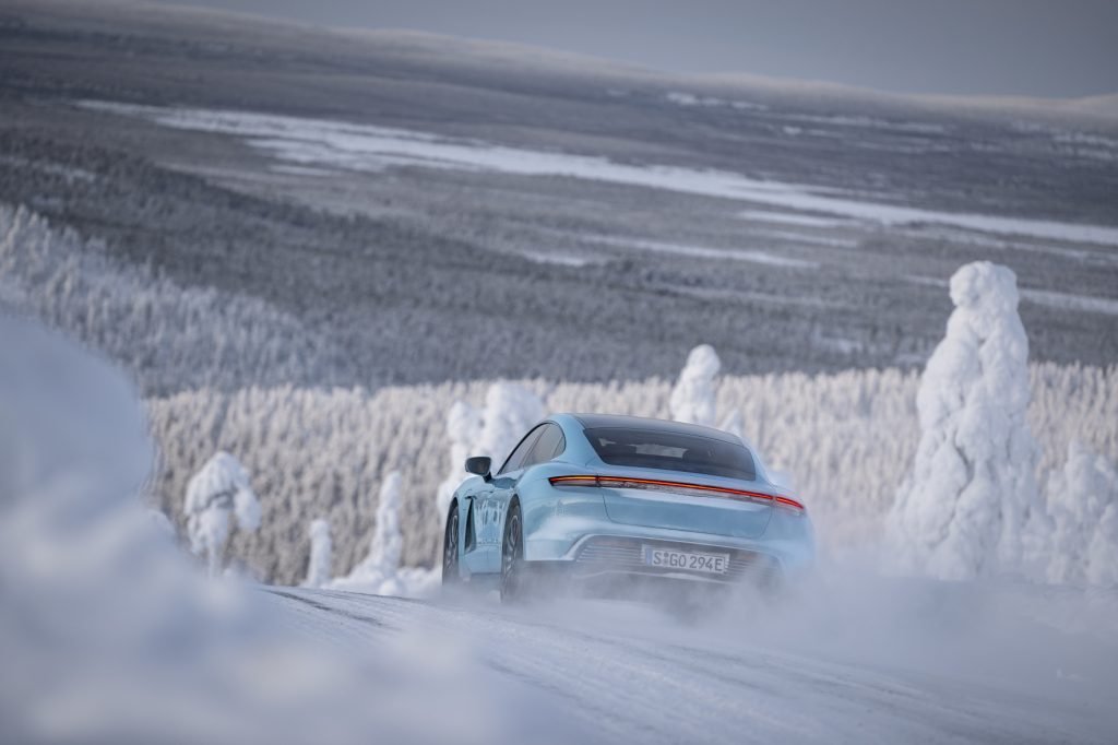 Зимний тест Porsche Taycan 4S: как выжить на  электромобиле за Полярным кругом
