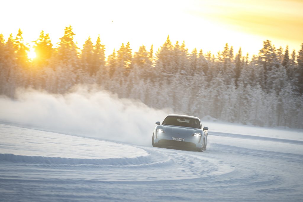 Зимний тест Porsche Taycan 4S: как выжить на  электромобиле за Полярным кругом