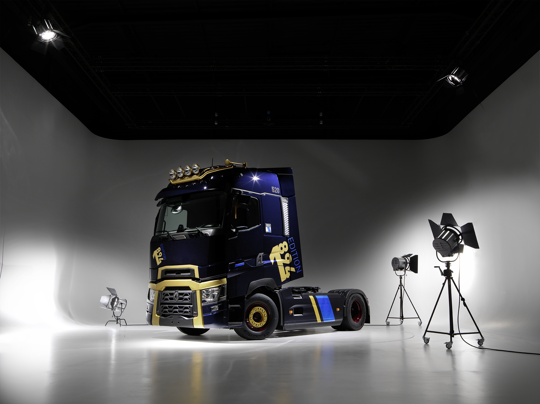 125 тягачей в честь 125-летия Renault Trucks