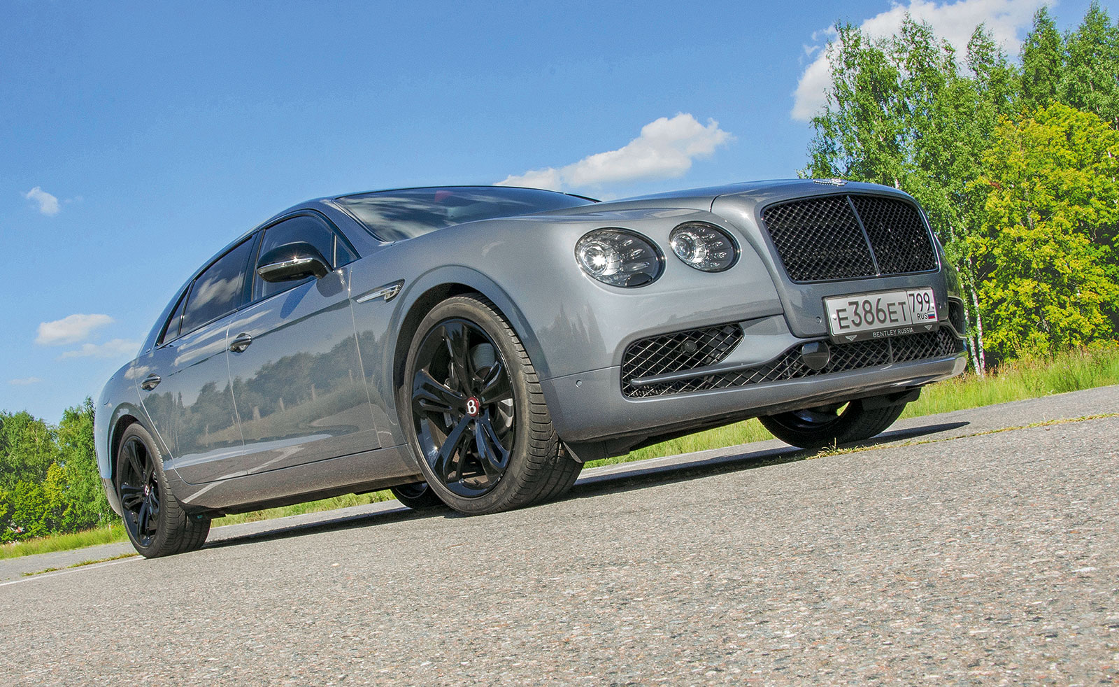 Bentley Flying Spur V8 S Black Edition. Оттенки «Черного»