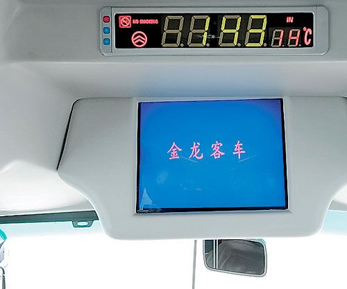 В китайском автобусе нет мониторов, как в минском, но зато установлена оригинальная информационная панель.