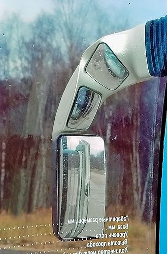 Так решены наружные зеркала заднего вида на минском автобусе.
