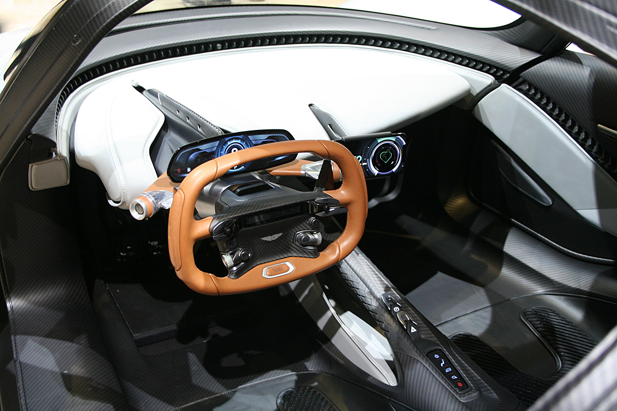 Aston Martin AM-RB 003: гиперкар для этой жизни