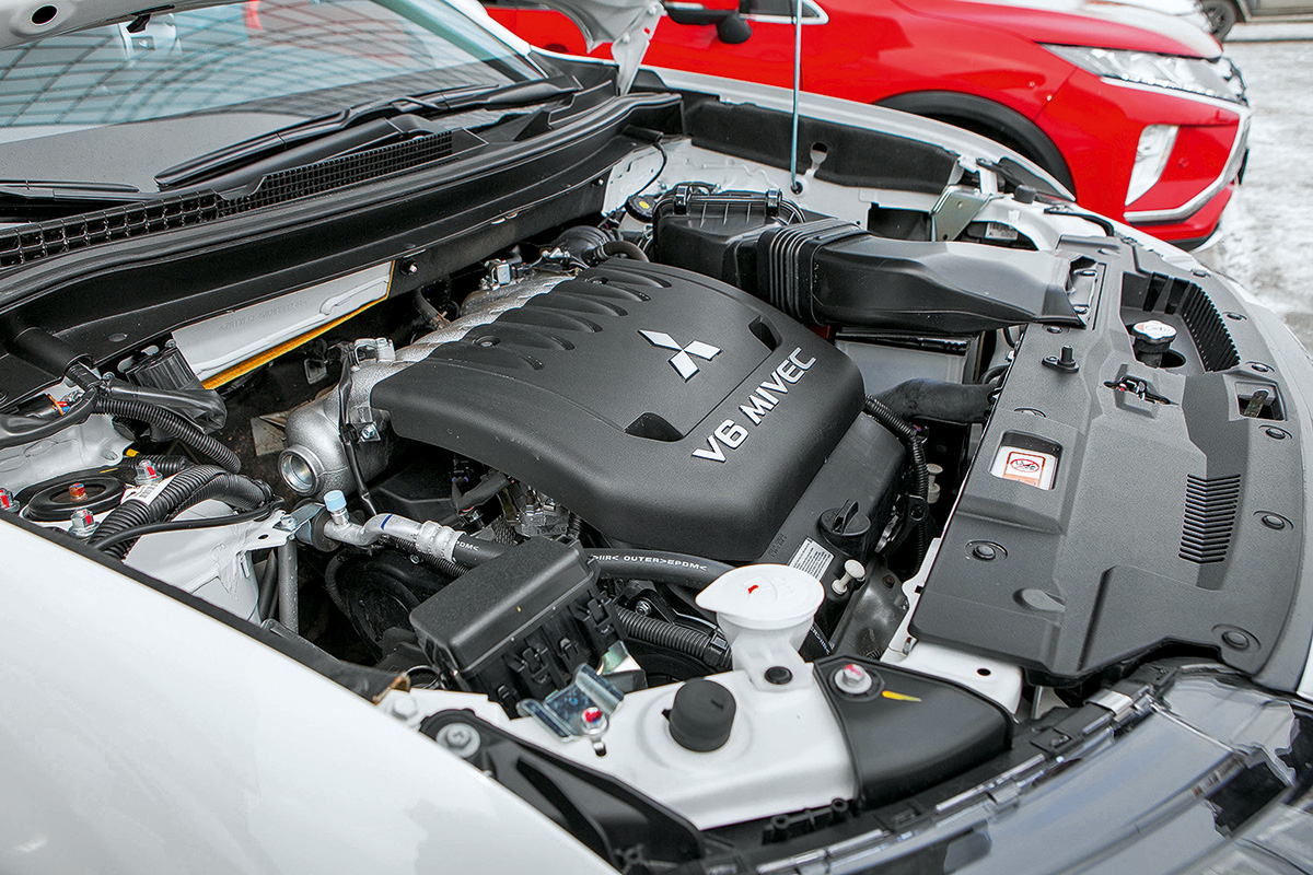 Мицубиси аутлендер мотор. Mitsubishi Outlander gt 3.0 двигатель. Двигатель Мицубиси Аутлендер 2018 года. Outlander gt мотор 2.0. Двигатель Мицубиси Аутлендер 2018 года двигатель.