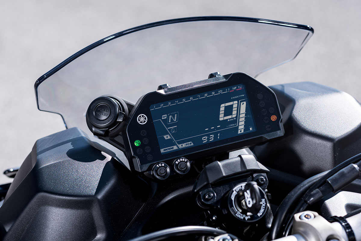 Yamaha MXT850 Niken: тест самого необычного трехколесного мотоцикла