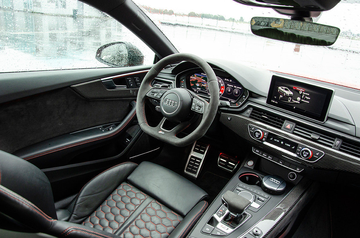 фото салона Audi RS5