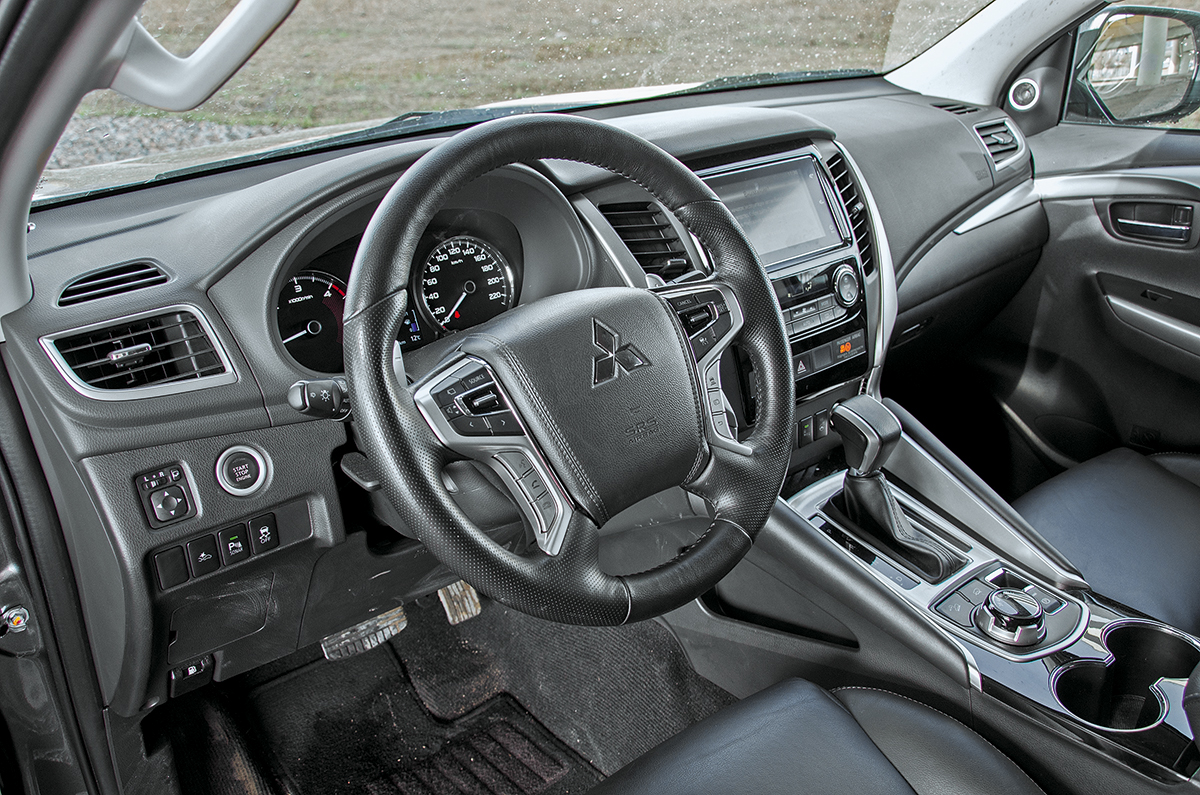 Длительный тест Mitsubishi Pajero Sport: испытание асфальтом и бездорожьем