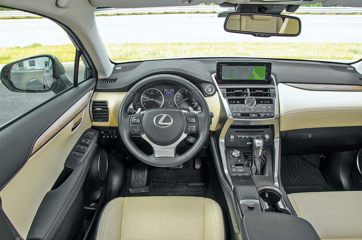 салон Lexus NX 300