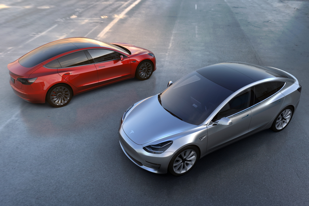 Tesla Model 3. Виртуальный успех