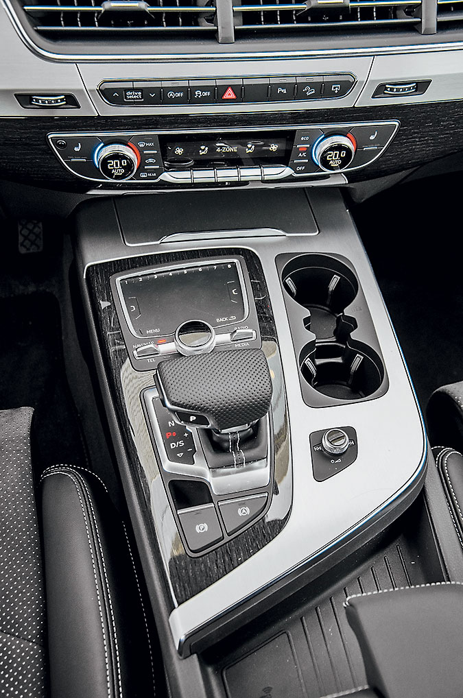 Audi Q7. Белая зависть