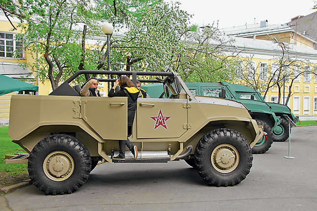 «Колун» и «Торос»: армейские машины XXI века