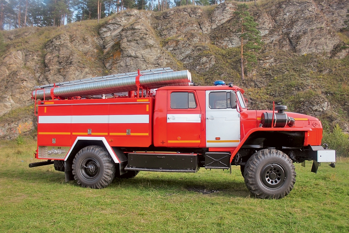 Лесные огнеборцы: российская противопожарная техника