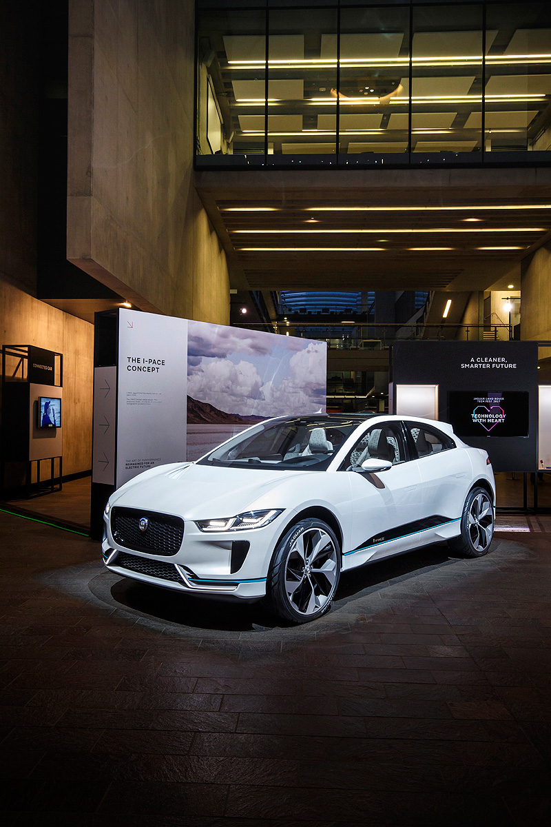Будущее где-то рядом: Jaguar Land Rover Tech Fest