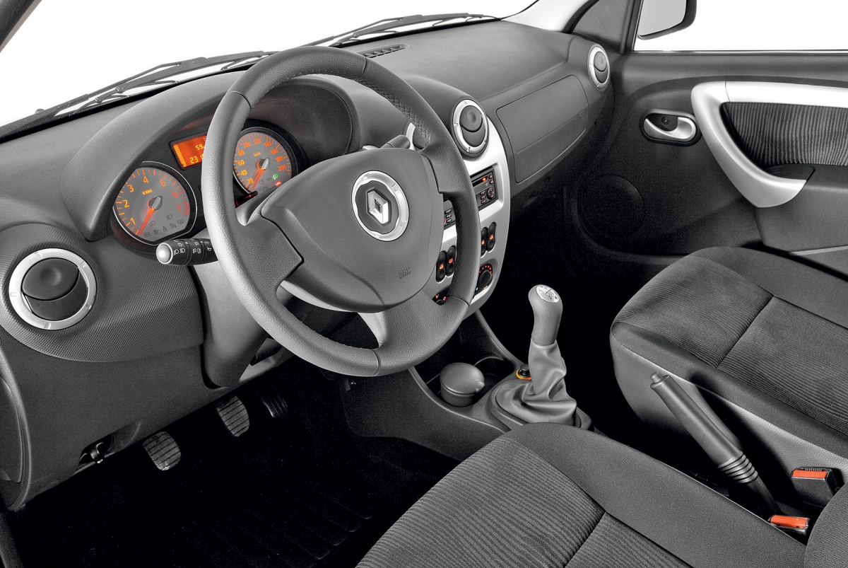 Покупаем подержанный Renault Logan: рекомендации к выбору