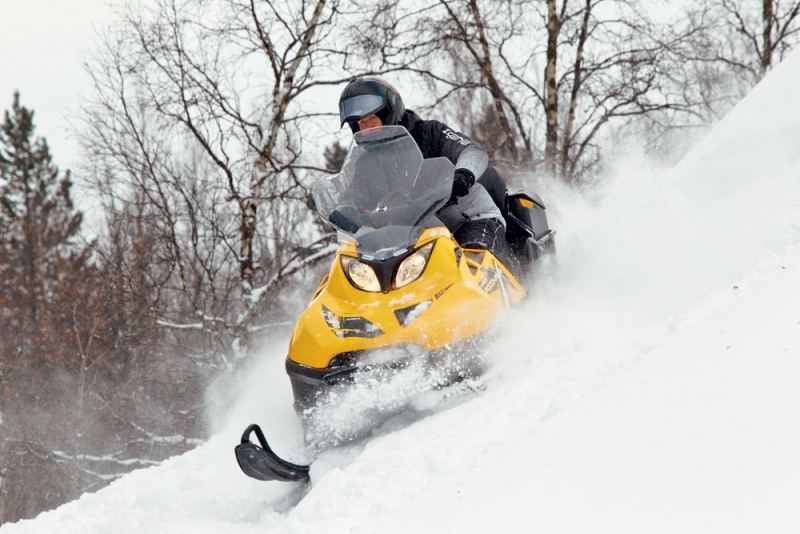 Тест драйв снегохода. Снегоход драйв2. Марки снегоходов. Защита рук для снегохода. Мотоцикл groza Wolverine 800.