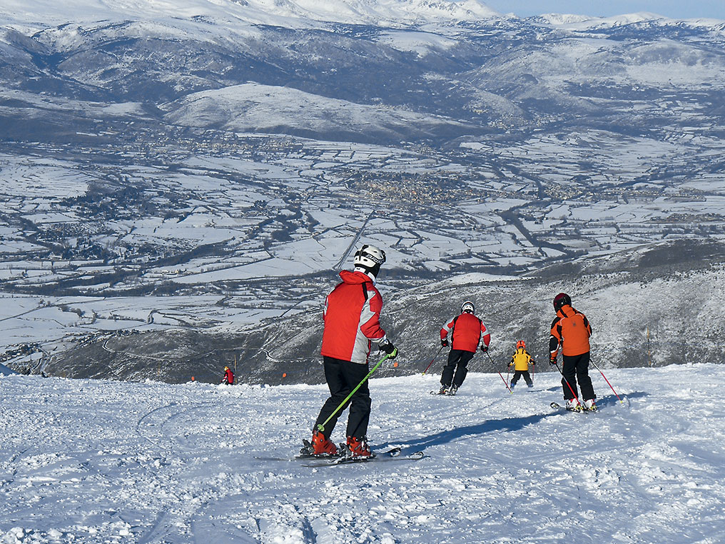 Снежная Барса: лыжи, Формула-1 и международные права