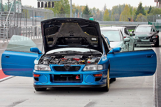 Subaru WRX STi против BMW M235i. Четыре всадника…