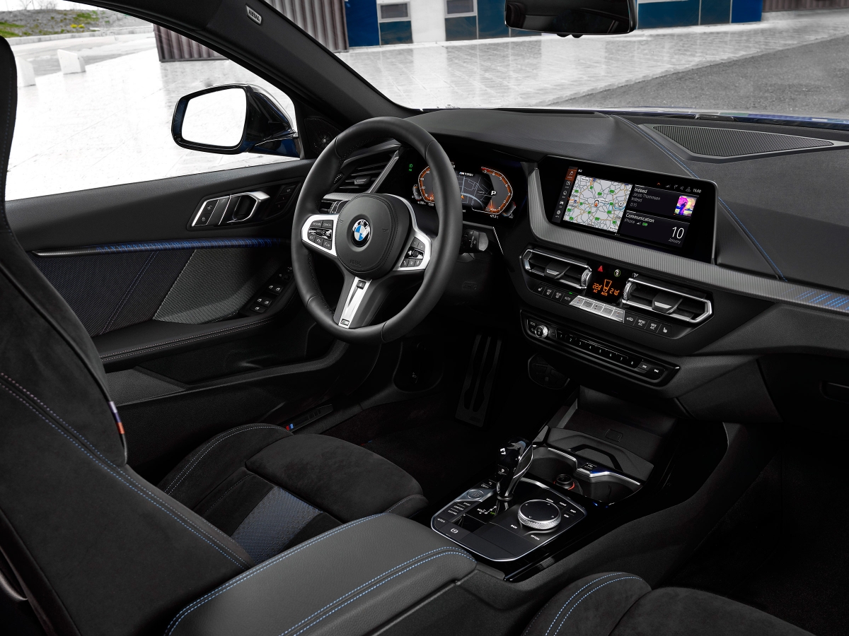 «Копеечка»: новый BMW 1-й серии стал переднеприводным