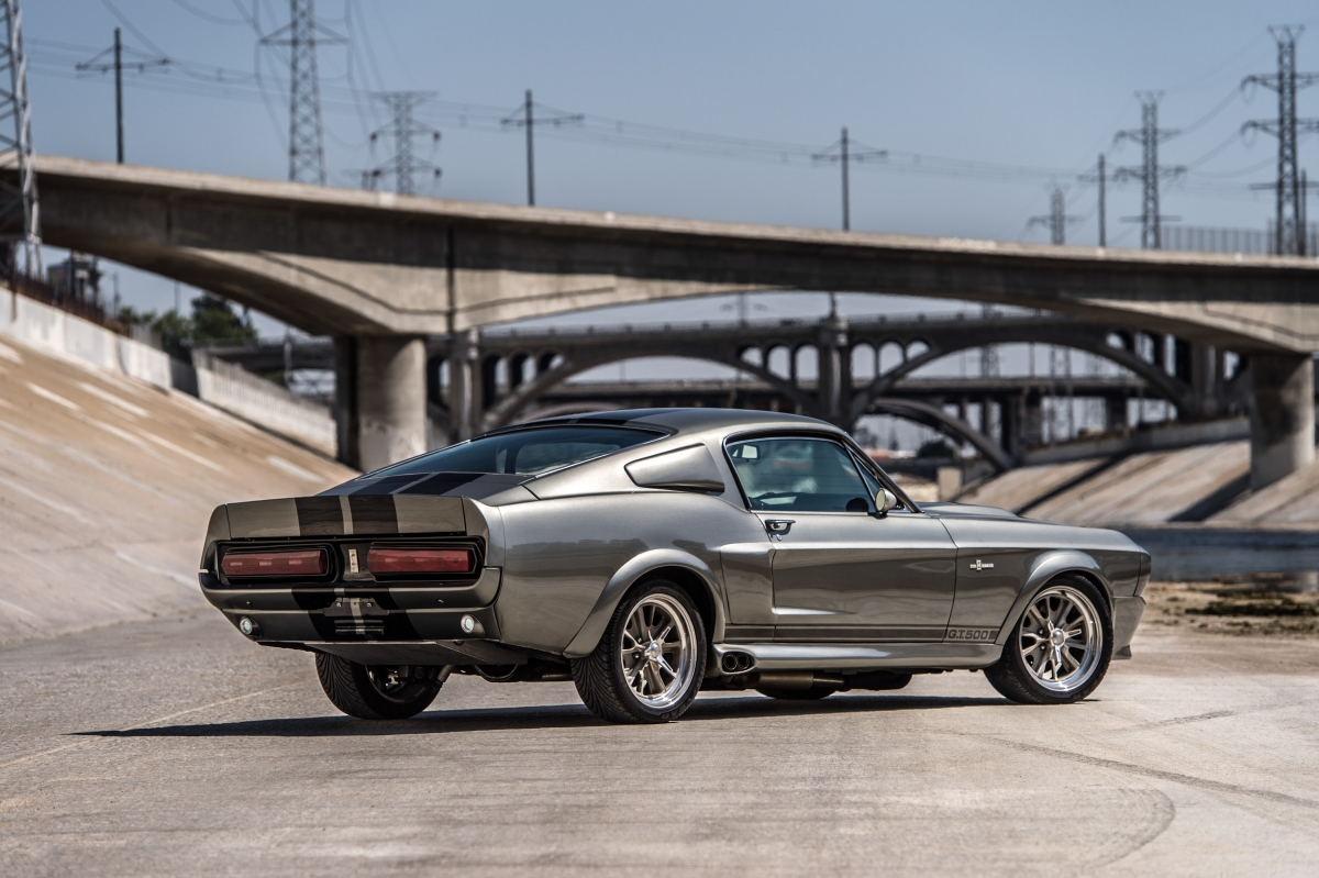 Ford Mustang: нестареющая легенда