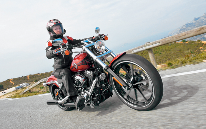 Harley-Davidson Softail Breakout. Главный — хвост